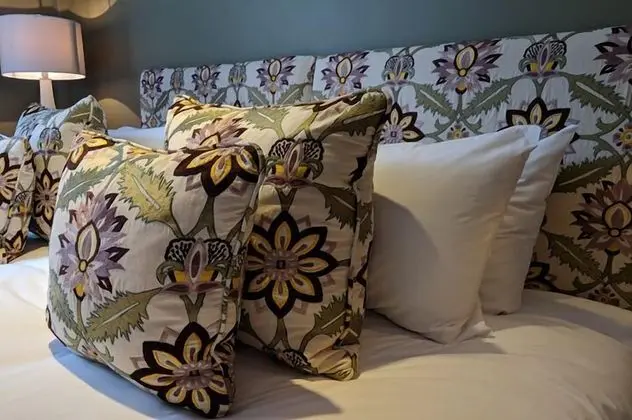 Tek Büyük veya İki Ayrı Yataklı Oda, Banyolu/Duşlu