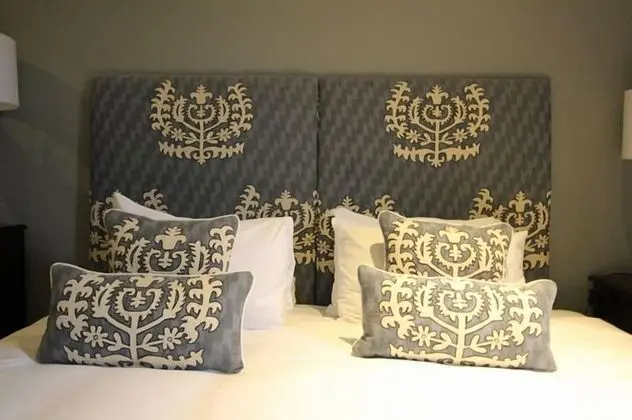 Tek Büyük veya İki Ayrı Yataklı Oda, Banyolu/Duşlu