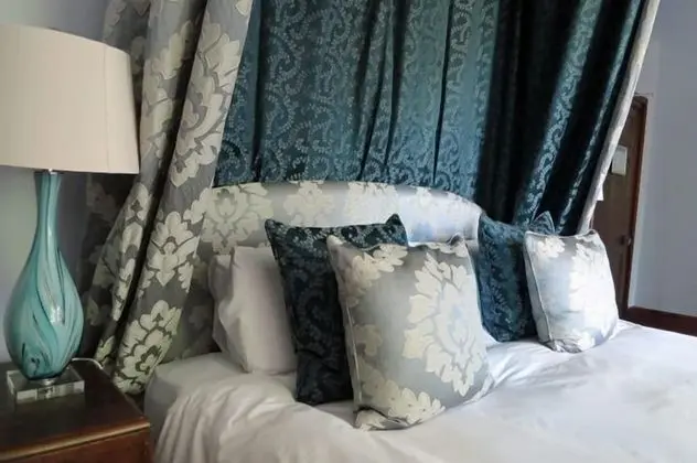 Tek Büyük Yataklı Oda, Banyolu/Duşlu (Junior Suite)