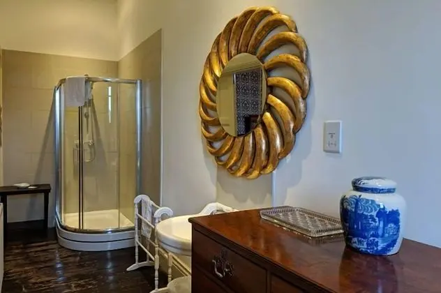 Tek Büyük Yataklı Oda, Banyolu/Duşlu (Junior Suite)