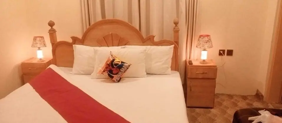 Standard Tek Büyük Yataklı Oda