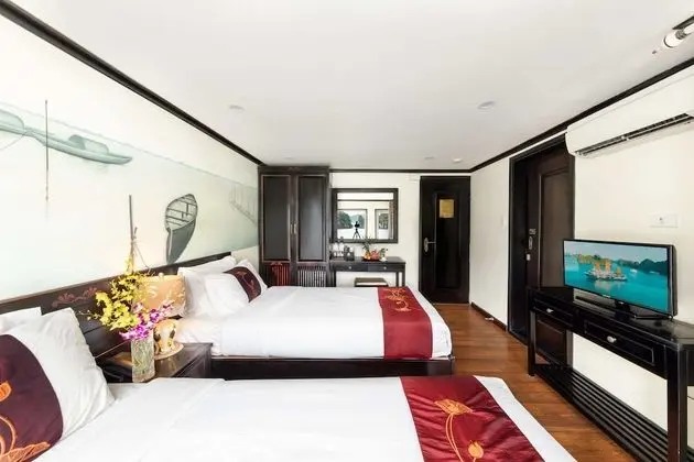 Tek Büyük veya İki Ayrı Yataklı Oda, Balkon (Suite)