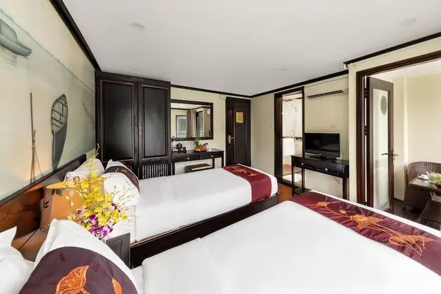 Tek Büyük veya İki Ayrı Yataklı Oda, Balkon (Suite)