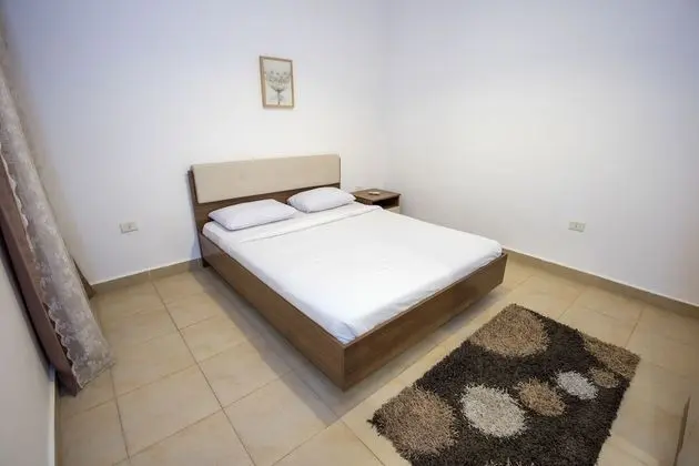 Tek Büyük Yataklı Oda, Ortak Banyo