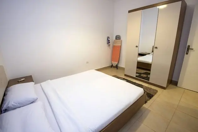 Tek Büyük Yataklı Oda, Ortak Banyo