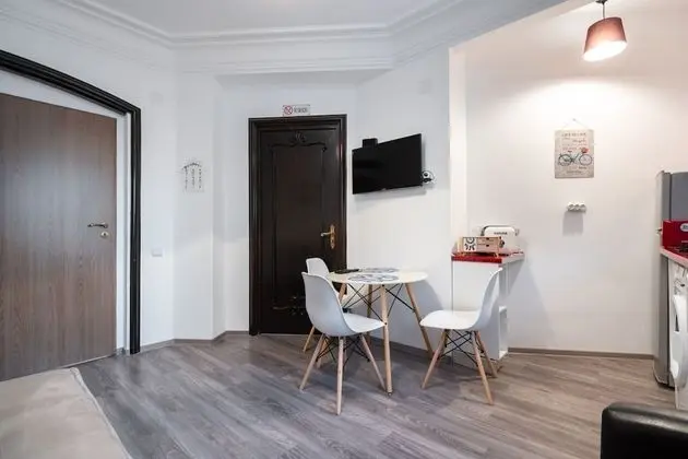Superior Apart Daire, 2 Yatak Odası, Mutfak, Bahçeli