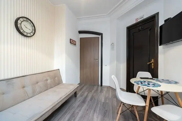 Superior Apart Daire, 2 Yatak Odası, Mutfak, Bahçeli