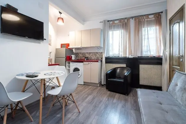 Superior Apart Daire, 2 Yatak Odası, Mutfak, Bahçeli