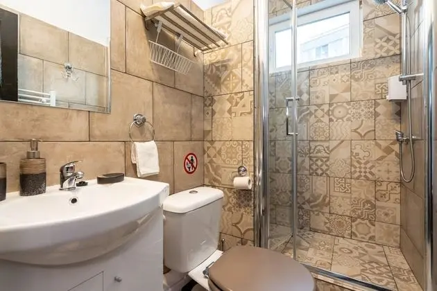 Superior Apart Daire, 2 Yatak Odası, Mutfak, Bahçeli
