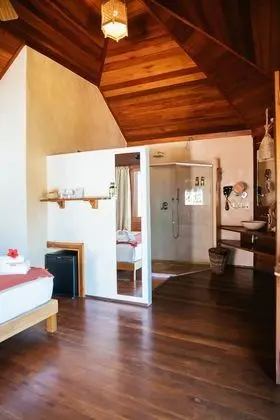 Bungalov, Havuz Manzaralı