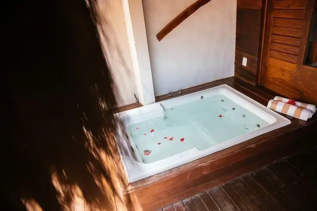 Bungalov, Havuz Manzaralı