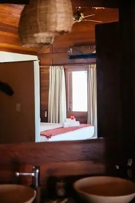 Bungalov, Havuz Manzaralı