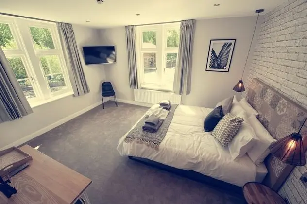 Standard Tek Büyük Yataklı Oda