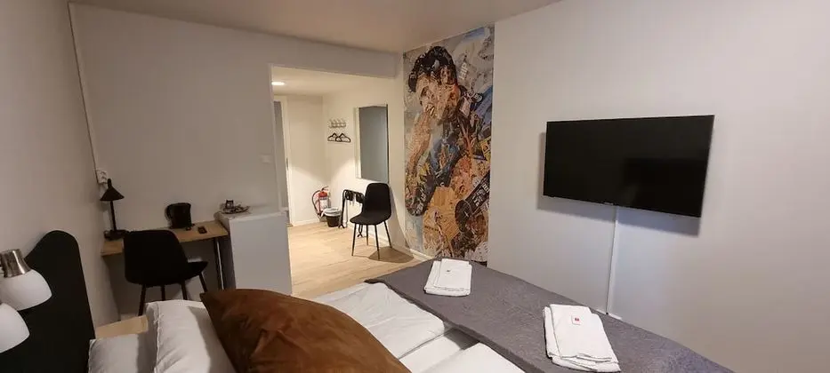 Basic Tek Büyük Yataklı Oda