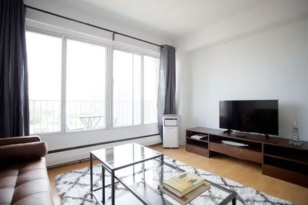 Standard Apart Daire, Şehir Manzaralı