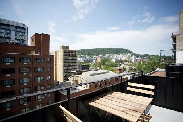 Standard Apart Daire, Şehir Manzaralı