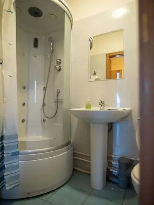 Tek Büyük veya İki Ayrı Yataklı Oda, 2 Tek Kişilik Yatak, Sigara İçilmez