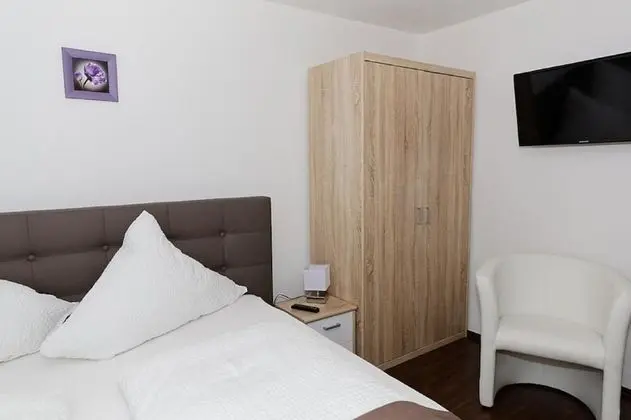 Standard Tek Büyük Yataklı Oda