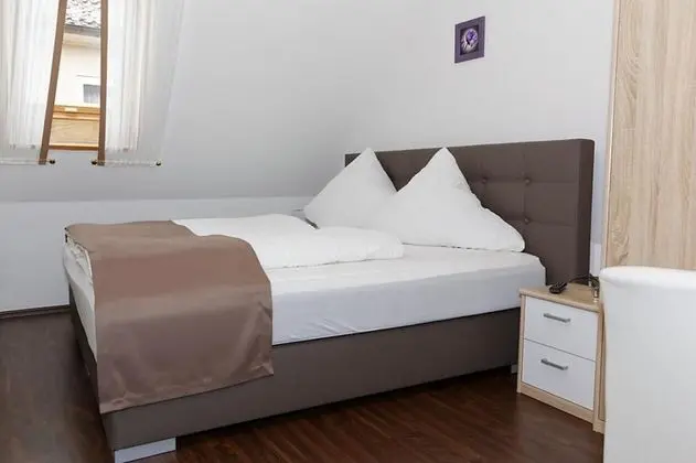 Tek Büyük Yataklı Oda (Small)