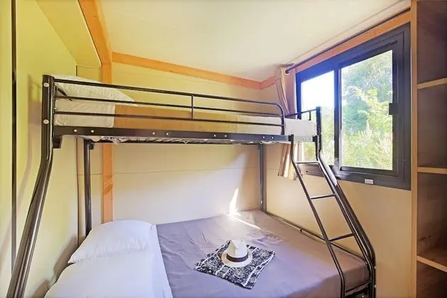 Karavan (Vancouver)