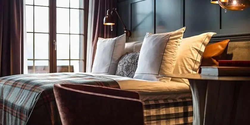 Tek Büyük Yataklı Oda, Manzaralı (Southfacing restricted view)