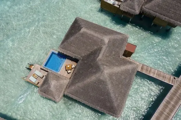 Lagoon Bungalow with Pool