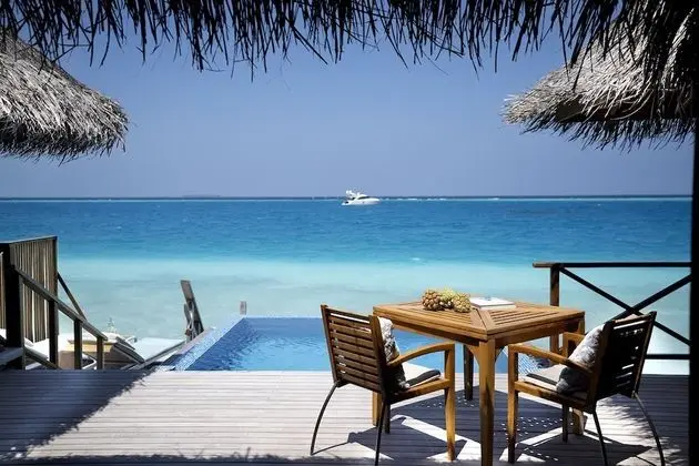 Lagoon Bungalow with Pool