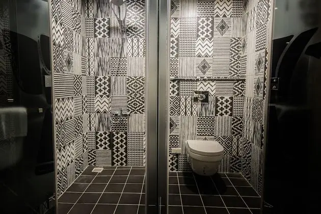 Design Tek Büyük Yataklı Oda, 1 Yatak Odası