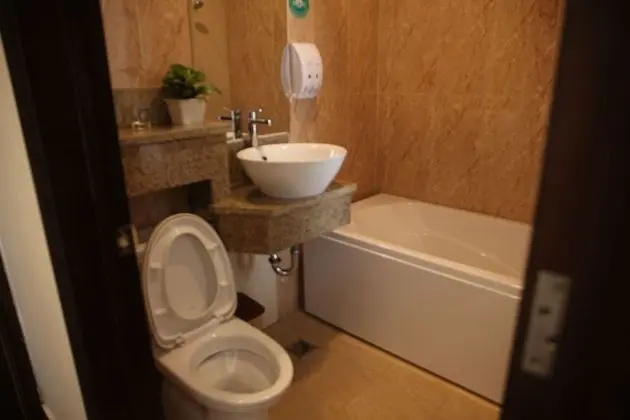 Luxury Tek Büyük Yataklı Oda, 1 Yatak Odası, Bahçe Manzaralı