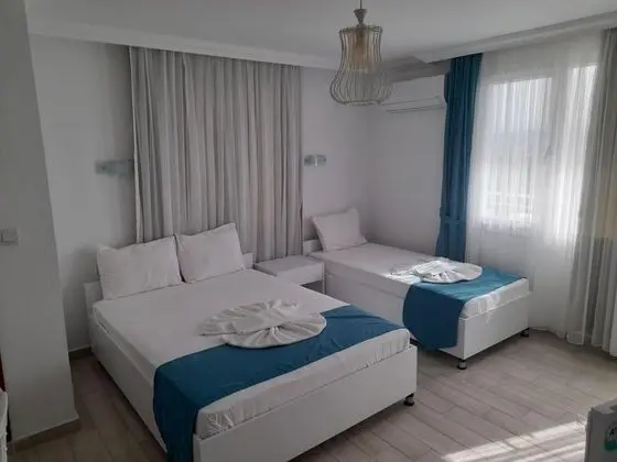 Üç Kişilik Oda, Deniz Manzaralı