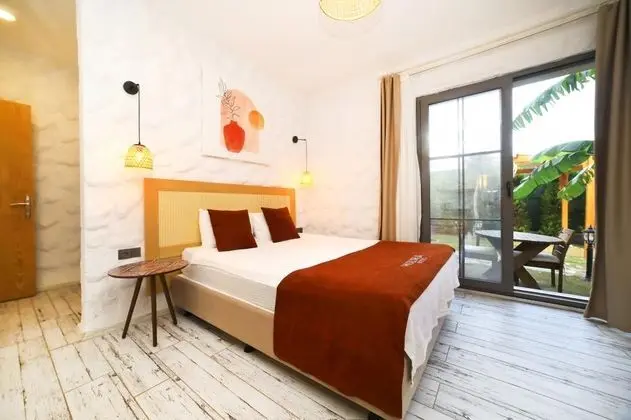 Standart Oda, Bahçe Manzaralı, Bahçe Katı