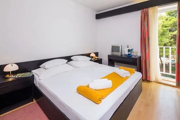 Comfort Tek Büyük Yataklı Oda, Bahçeli