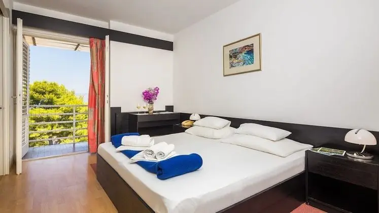 Comfort Tek Büyük Yataklı Oda, Bahçeli