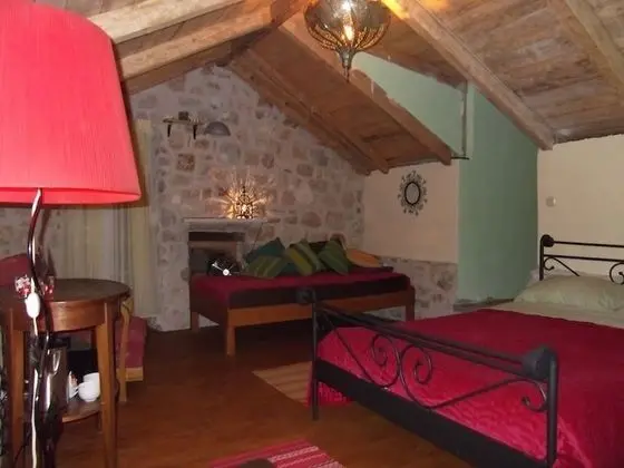 Traditional Tek Büyük veya İki Ayrı Yataklı Oda, Bahçeli