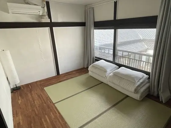 Traditional Tek Büyük veya İki Ayrı Yataklı Oda (2 person Ondol Room)