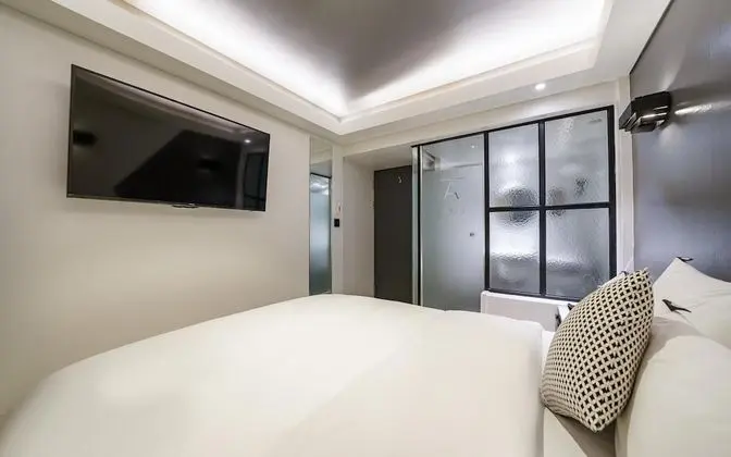 Oda (Deluxe mini - Walk Only (All rooms UH)