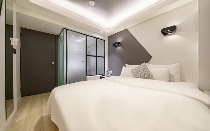 Oda (Deluxe mini - Walk Only (All rooms UH)