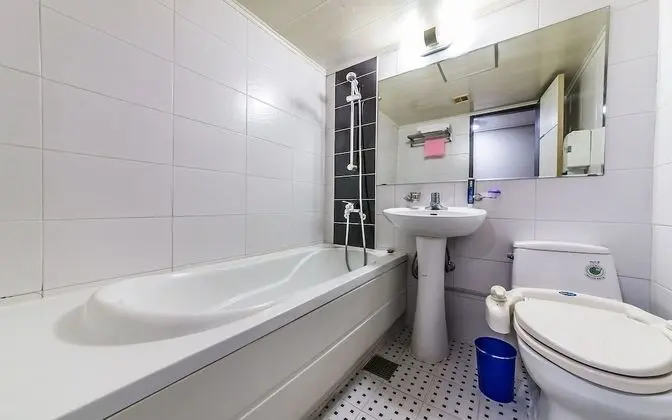 Oda (Deluxe (Netflix Disney 1PC bathtub av)