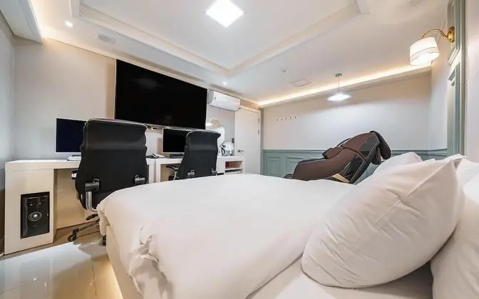 Oda (Suite room (massage chair or styler/P)