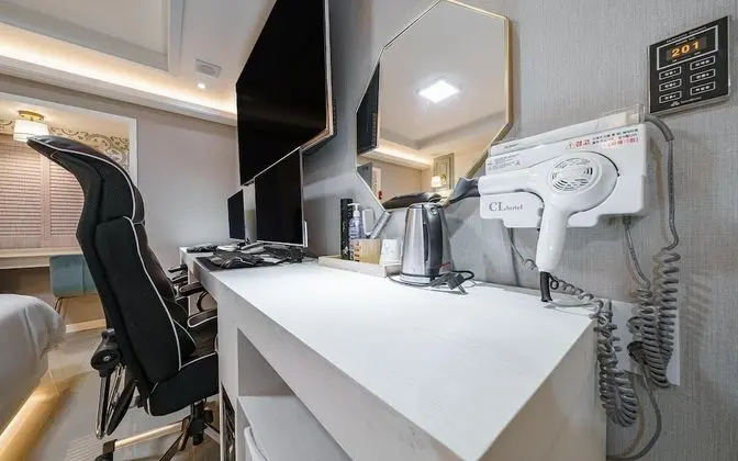 Oda (Suite room (massage chair or styler/P)