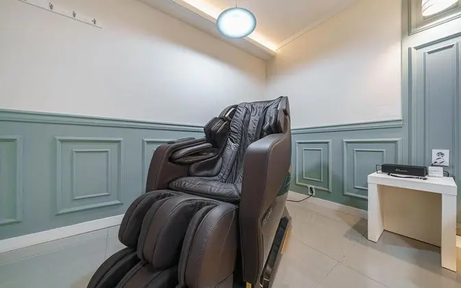 Oda (Suite room (massage chair or styler/P)