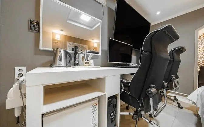 Oda (Suite room (massage chair or styler/P)