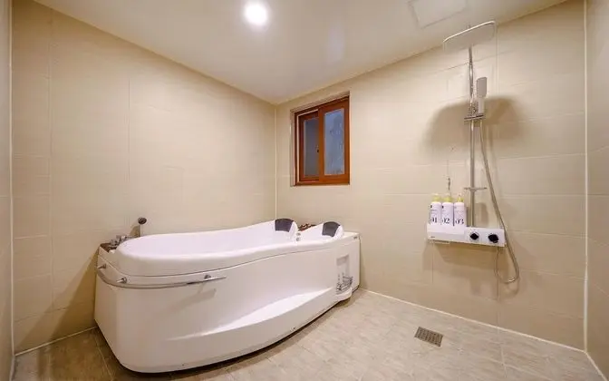 Oda (Suite massage 9 pyeong - Large bathtu)