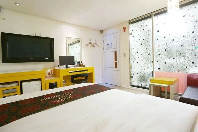Oda (Normal room (Netflix available / 1PC))