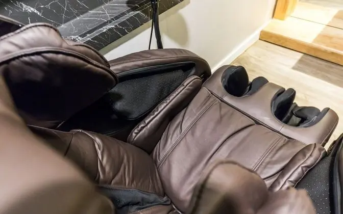 Oda (Massage Chair Room (Bathtub Netflix A)