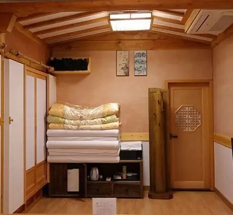 Traditional Oda, Birden Çok Yatak (Ondol Room for 3)