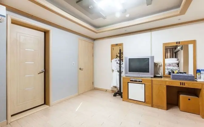 Oda (Ondol general room)