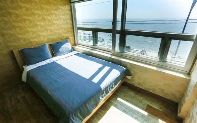 Oda (Ocean View 305)