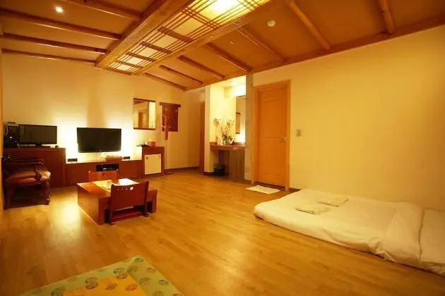 Oda (Superior Room (Ondol))