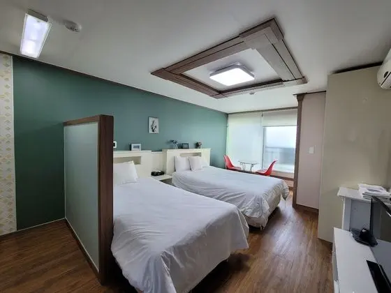 İki Ayrı Yataklı Oda (Extra person fee charged on site)